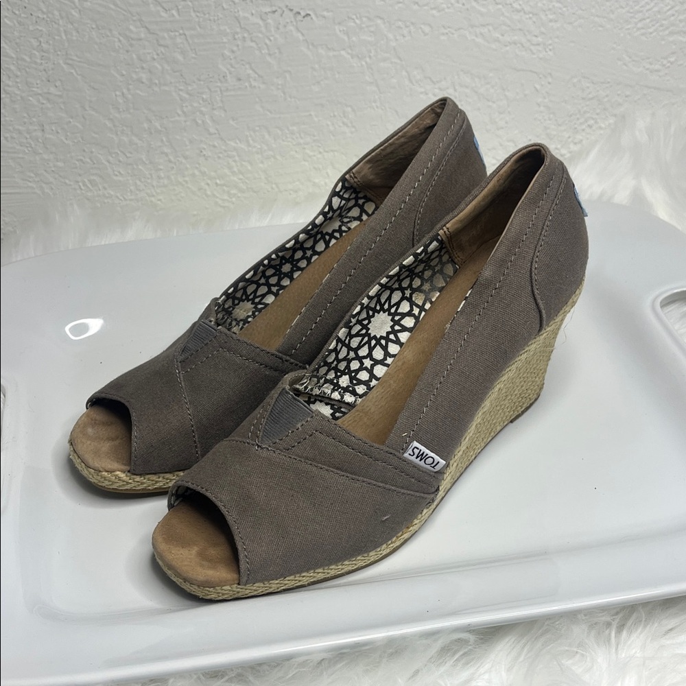 Tom's Brown Wedge Shoes - Picture 4 of 8